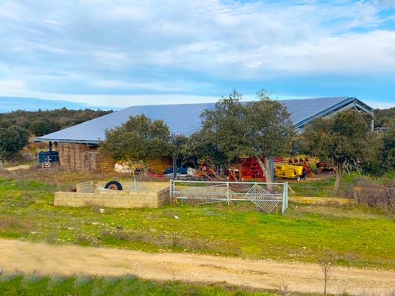 Hangar photovoltaïque à Marseille dans les Bouches du Rhône