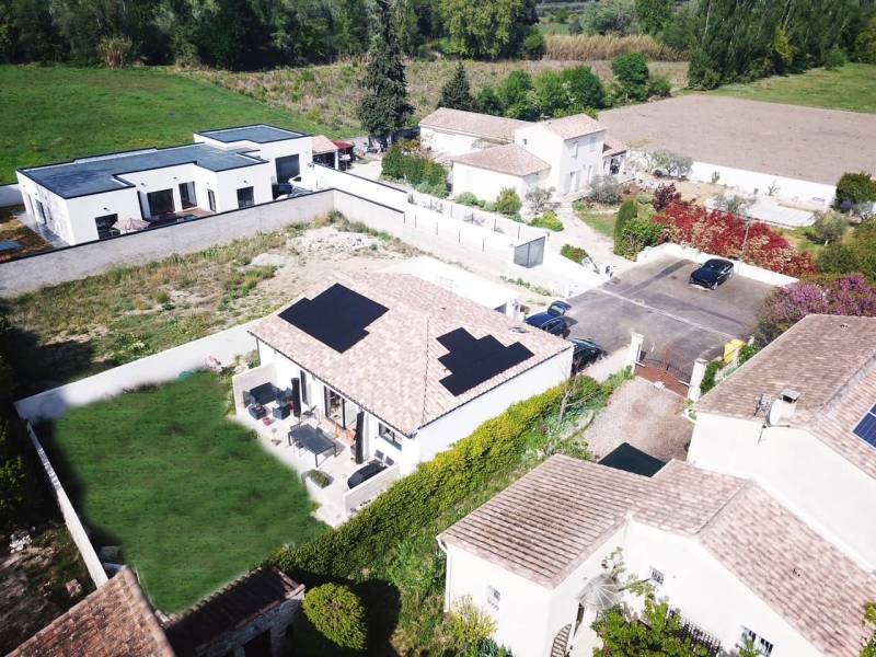 Installation de panneaux solaires à Toulon réalisée par un installateur RGE local