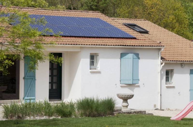 Panneau solaire vallée de la Vésubie près de Nice