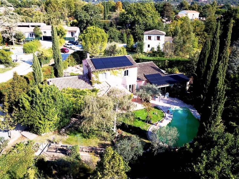 Batterie Enphase connectée à une installation solaire à Éguilles